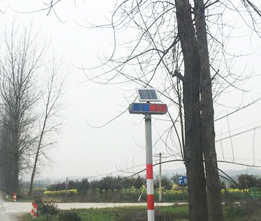 护栏及爆闪灯安装